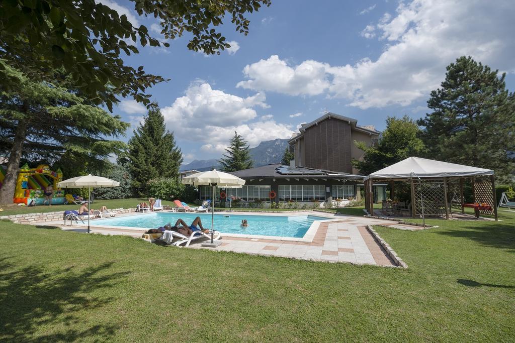 Hotel Bavaria Levico Terme Exteriér fotografie