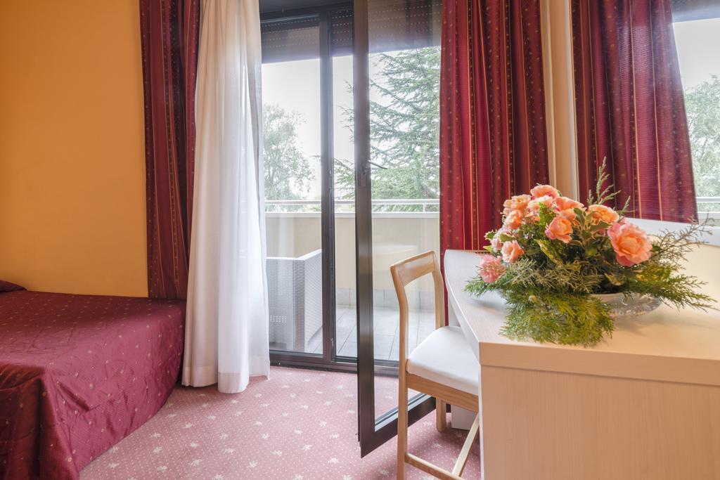 Hotel Bavaria Levico Terme Exteriér fotografie